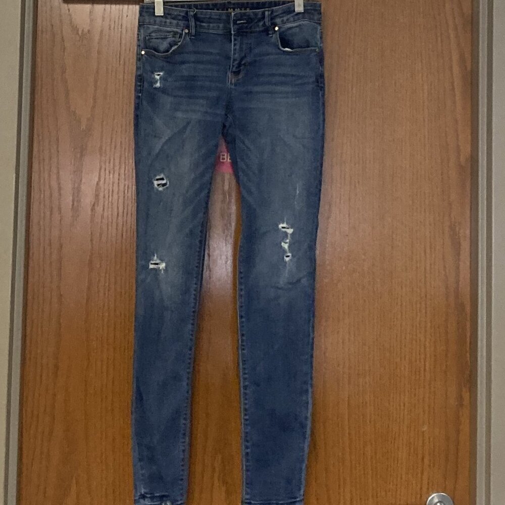 White House Blac Market sz 2 skimmer frayed jeans